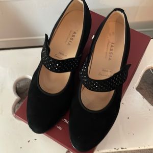 Hassia Dress Shoes Black Pumps Suede with Swarovski Crystal on Straps US 8